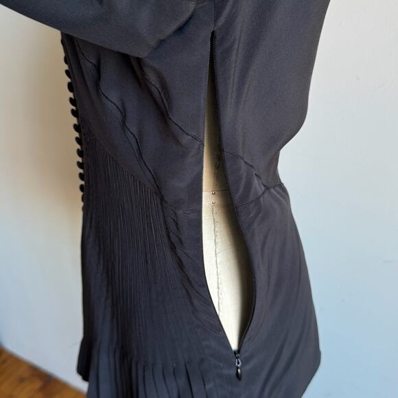 BALENCIAGA Fitted 100% Silk Blouse with Pleats and Button Details - Picture 7 of 11